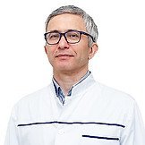 Врач Яхин Данияр Калыевич